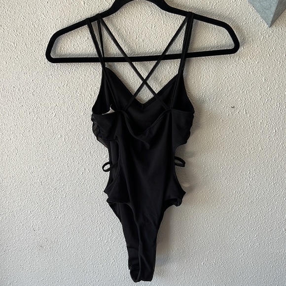 Pretty Little Thing Shape Black Mesh Ruched Strap Detail Cut Out Bodysuit Size 4 - Picture 4 of 11